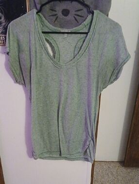 Maurices Heathered Sage Short Sleeve Scoop Neck Top